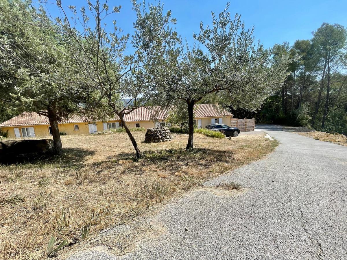 Charmante Maison Climatisee Avec Piscine Draguignan Esterno foto