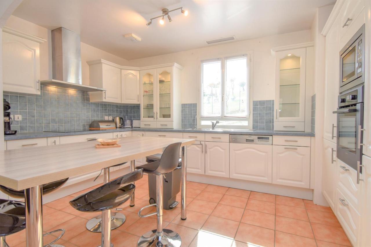Charmante Maison Climatisee Avec Piscine Draguignan Esterno foto