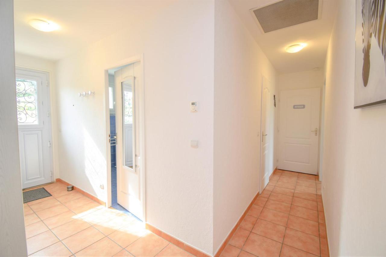 Charmante Maison Climatisee Avec Piscine Draguignan Esterno foto